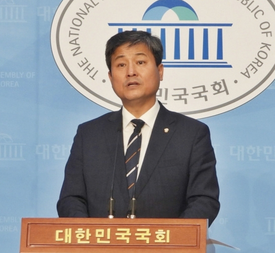 주민자치기본법안을 대표발의한 김영배 더불어민주당 의원